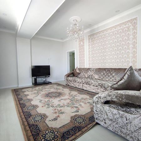 Prestigious Apartment In Bishkek Esterno foto