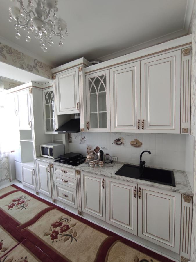 Prestigious Apartment In Bishkek Esterno foto