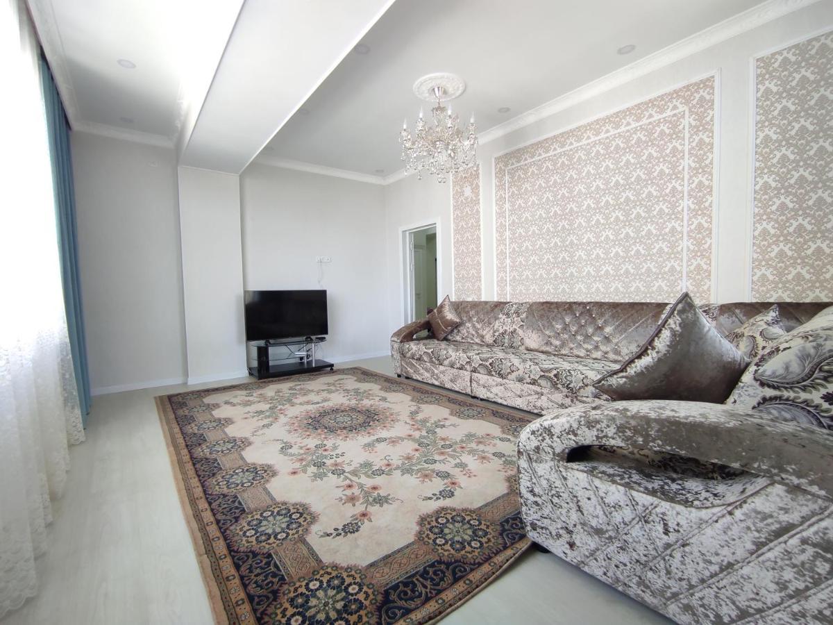 Prestigious Apartment In Bishkek Esterno foto