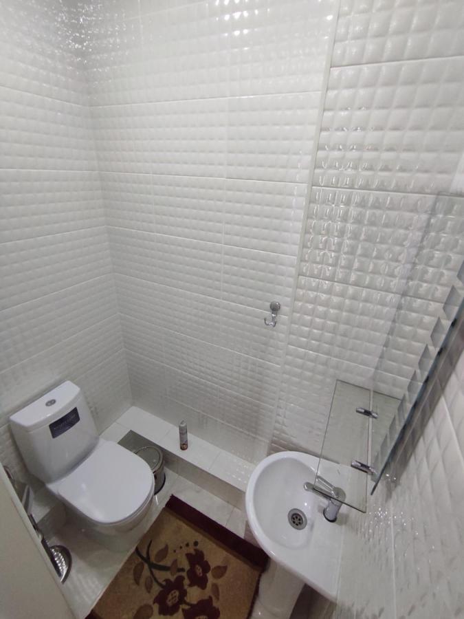 Prestigious Apartment In Bishkek Esterno foto